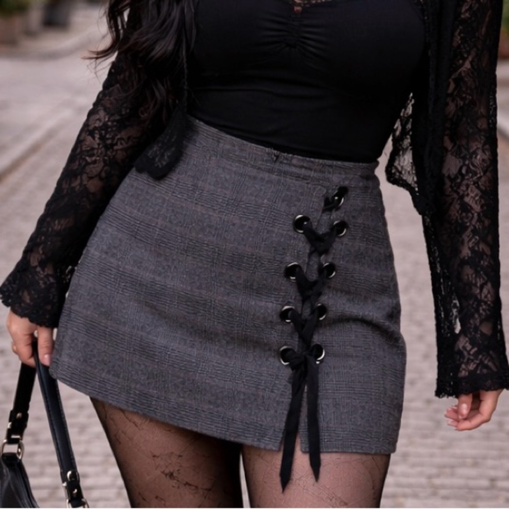 DO+BE Gray Plaid Lace-Up Grommet Mini Skort Skirt Grunge Whimsigoth Academia L